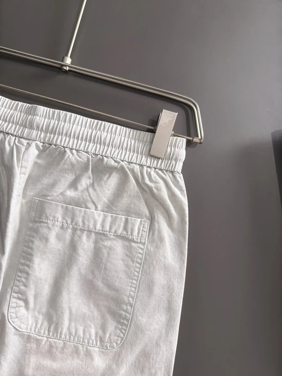 The next day shipped P195 Balenciaga 2026 summer New Arrival elastic casual pants, counter custom fabric Breathable high comfort, impeccable details, brand elements design concept, reflecting high quality. The hand feels delicate and soft! Casual cuts and awesome upper body! Sizes: S-3XL